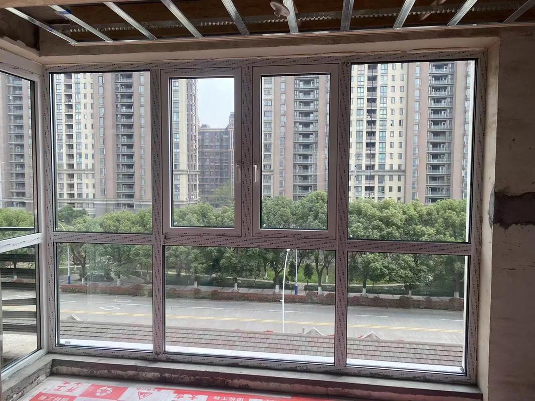 施工现场实拍 门窗人的日常——浏河断桥护栏安装纪实